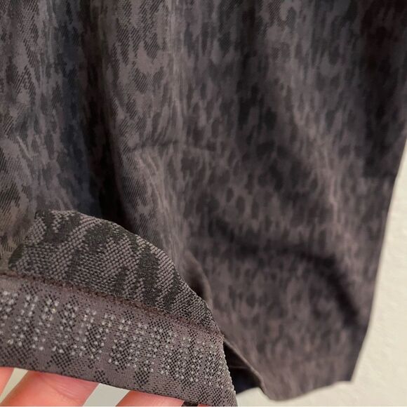 Athleta Momentum Allure Leopard Print Seamless tank XS Black Grey - Picture 5 of 5